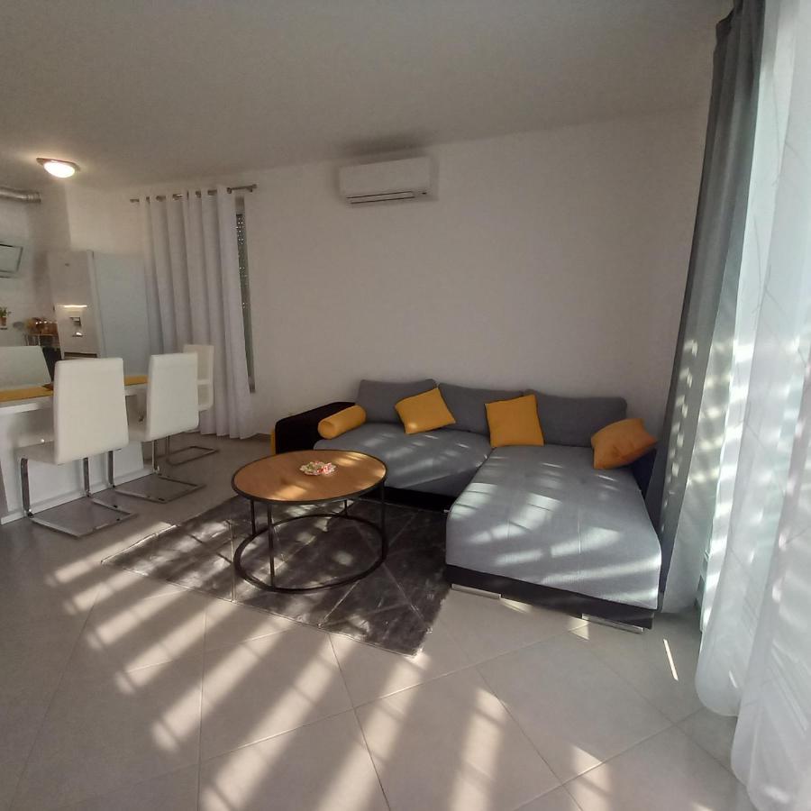 Apartman Nehaj Apartment Сен Екстериор снимка