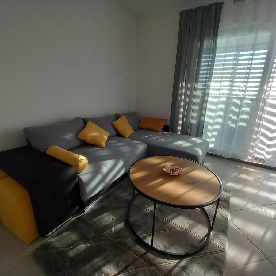 Apartman Nehaj Apartment Сен Екстериор снимка