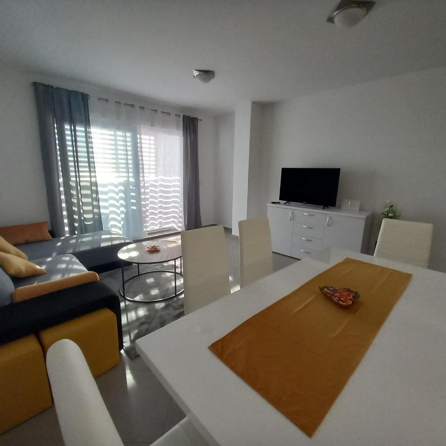 Apartman Nehaj Apartment Сен Екстериор снимка